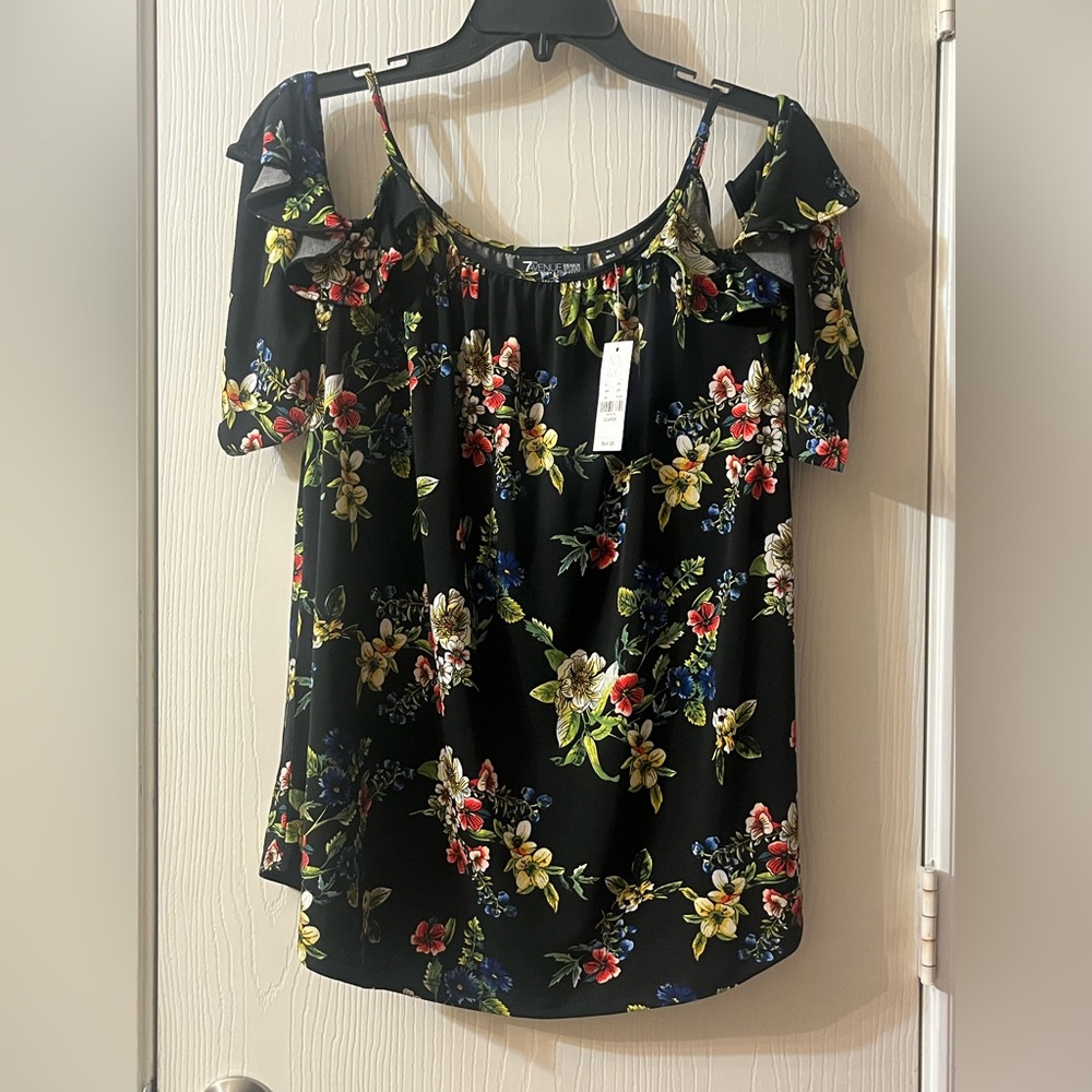 🛍️NWT XL New York & Company Black/Floral Cold Shoulder Short Sleeve Blouse